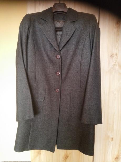 Predĺžené vlnené sako, 38