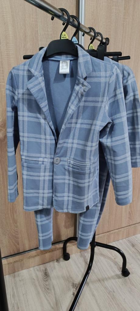 Chlapčenský oblek, 122