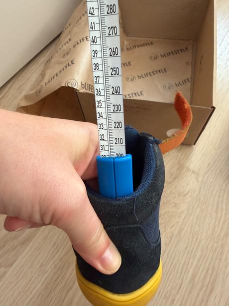 Clenkove topanky s membranou, 32