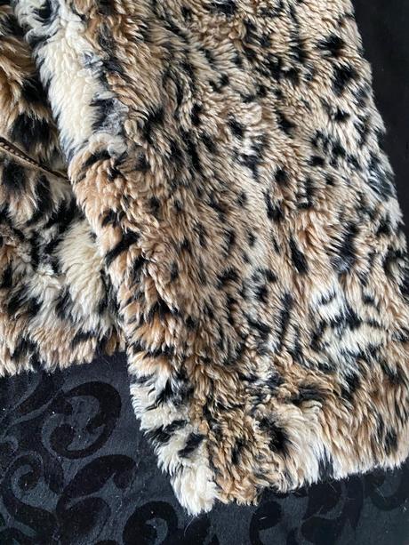 Tenší kožuštek, m