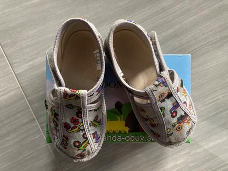 Wanda papučky č.15,5 23 autá, wanda,23