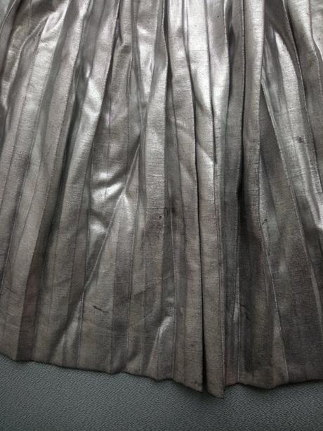 Metalicky strieborná plisovana sukňa, pepco,122