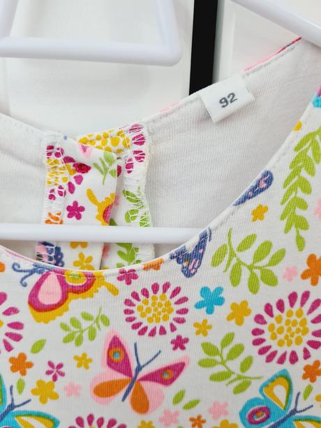 Dievčenské šaty, 92