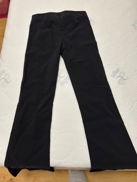 Zvonove nohavice, bershka,m