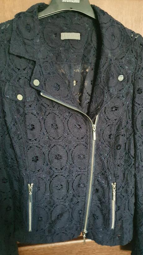 Tmavomodrý čipkovaný blejzer/bunda, 44