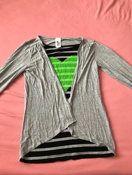 Tričko so srdiečkom, c&a,146