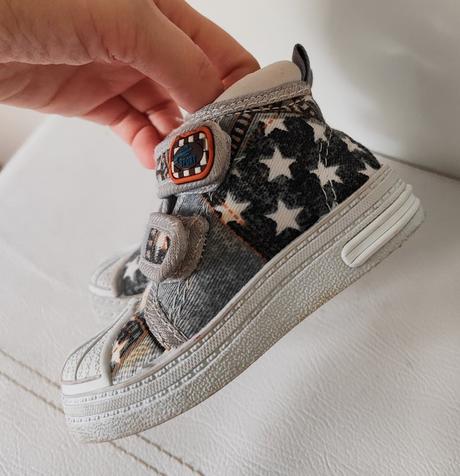 Vyššie tenisky, 19