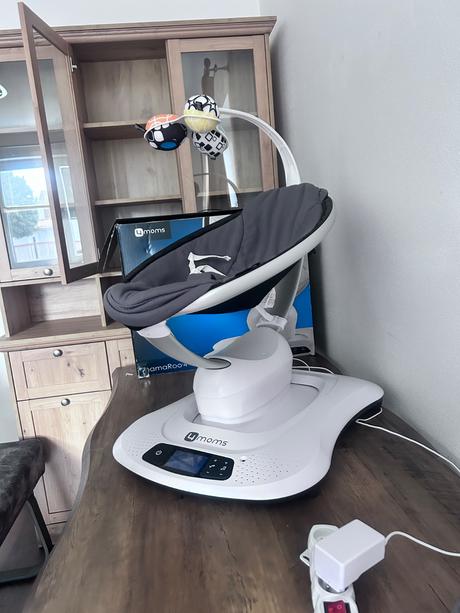Hojdačka mamaroo4 4moms, 