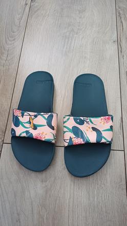 Dievčenské šľapky, decathlon,37