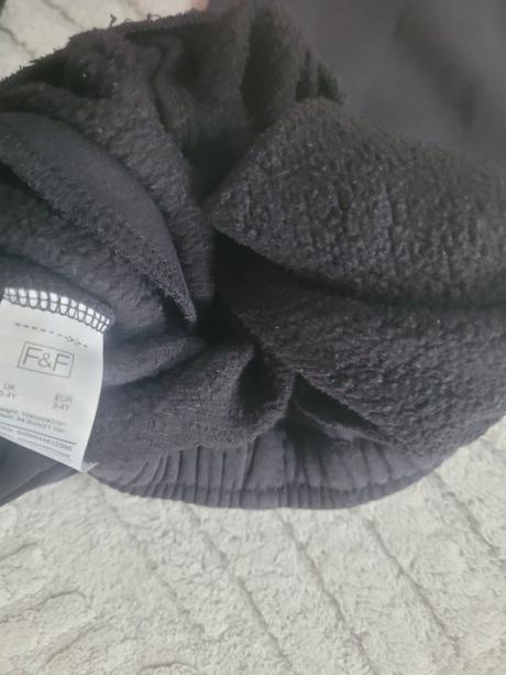 Zateplené tepláky, 104