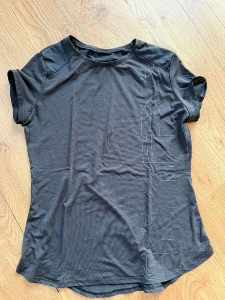 Cierne tricko, decathlon,152