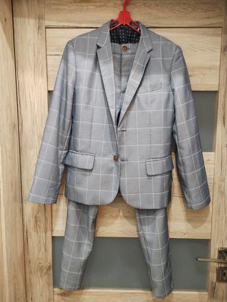 Chlapcensky oblek, 152