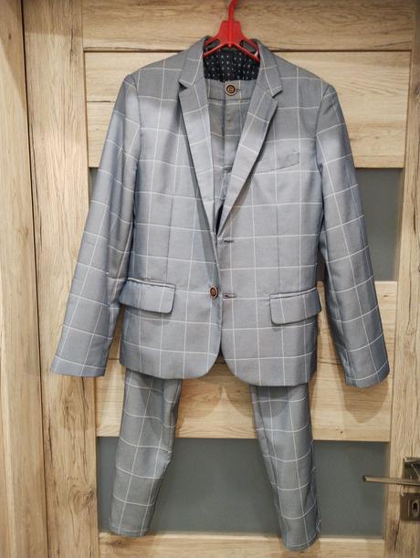 Chlapcensky oblek, 152