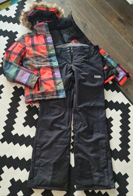 Perfektna stylova lyziarska suprava foxi/nordblanc, nordblanc,s