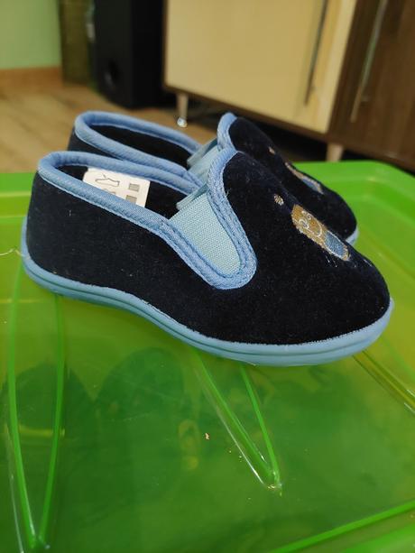Semisove papucky, 24