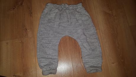 Sivé tepláčky, 86, f&f,86