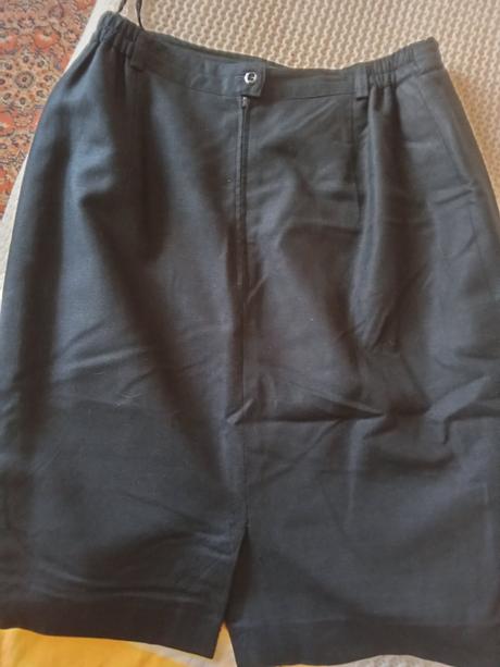 Elegantný kostým., 42