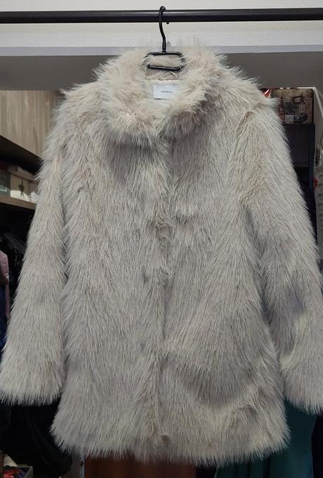 Kožuch z umelej kožušiny s vysokým golierom, reserved,s