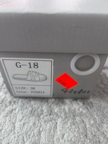 Ružové šľapky, 38