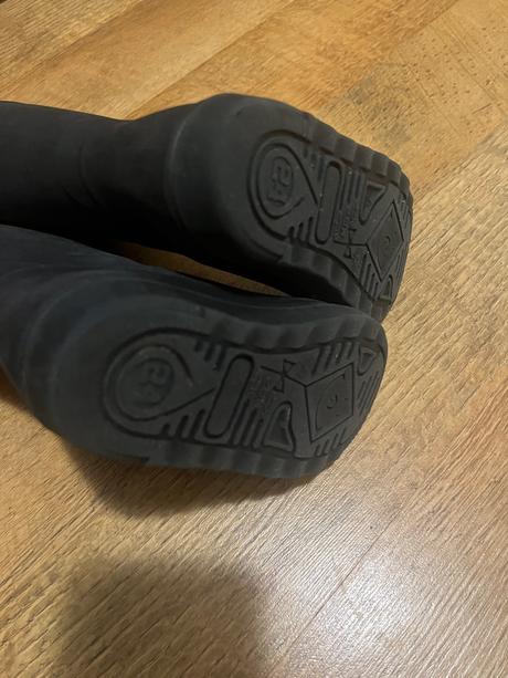 Gumáky en fant nezateplene, en fant,24