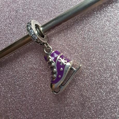 Prívesok korčuľa,