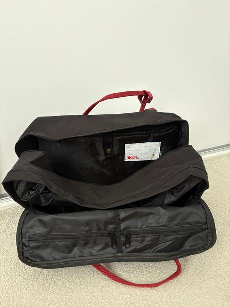 Batoh fjällräven kanken weekender čierno-vínový, fjällräven