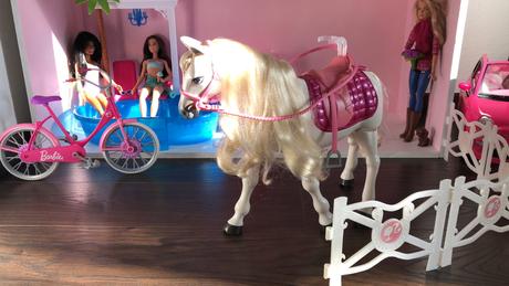 Luxusný barbie domček s najkrajšou barbie zbierkou, 