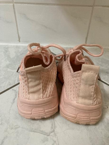 Tenisky/ platenky, 27