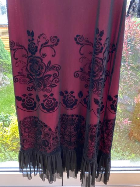 Spoločenské saty, m