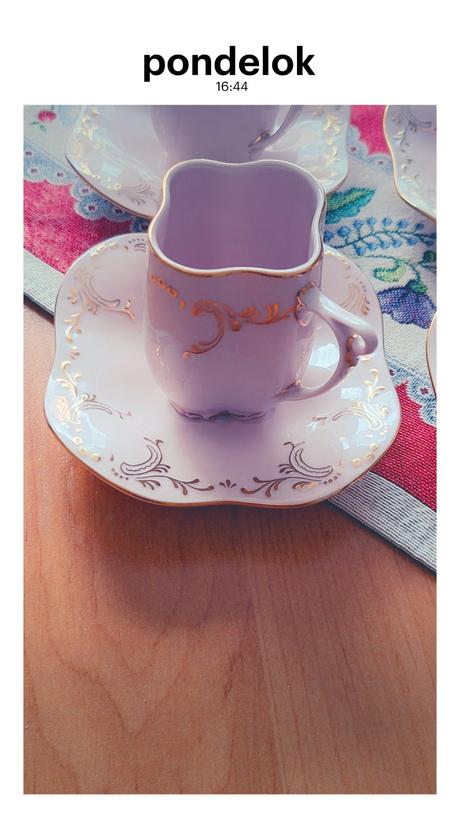 Súprava z ružového porcelánu, 