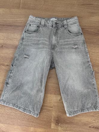 Baggy, reserved,152