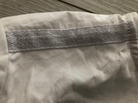 Biela bunda monari, m