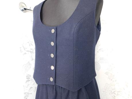 Luxusny trachten vlneny kostym, 38