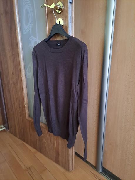 Tmavo hnedy svetrik, f&f,m