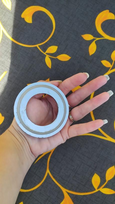 2 ks umývadlo zo skla plus batérie a montážne krúž,