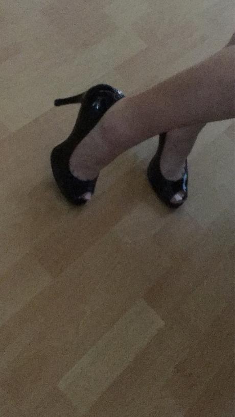 Lakované lodičky s otvorenou špičkou guess, guess,37