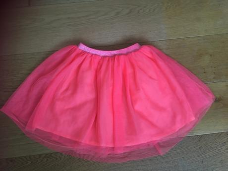 Krasna neonova sukna, 128