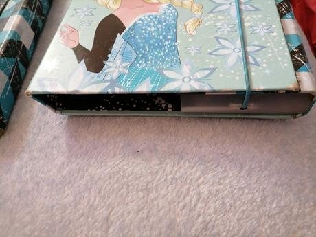 Dosky na knihy a zosity, 