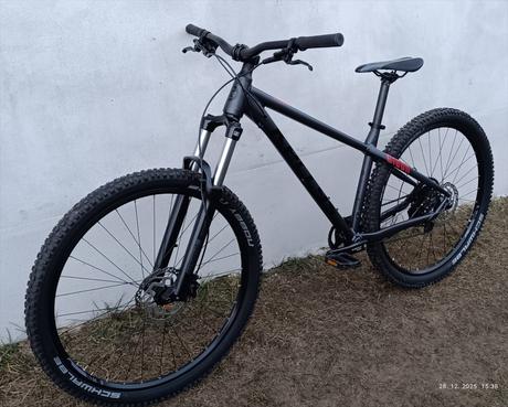 Kellys gibon 10, kellys,18