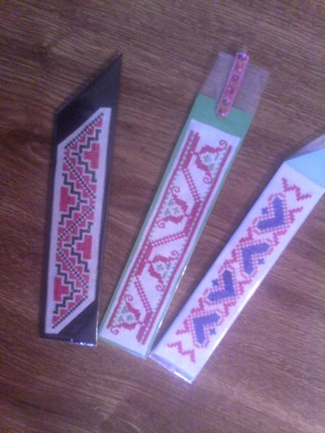 Vyšívané pohladnice a záložky, 