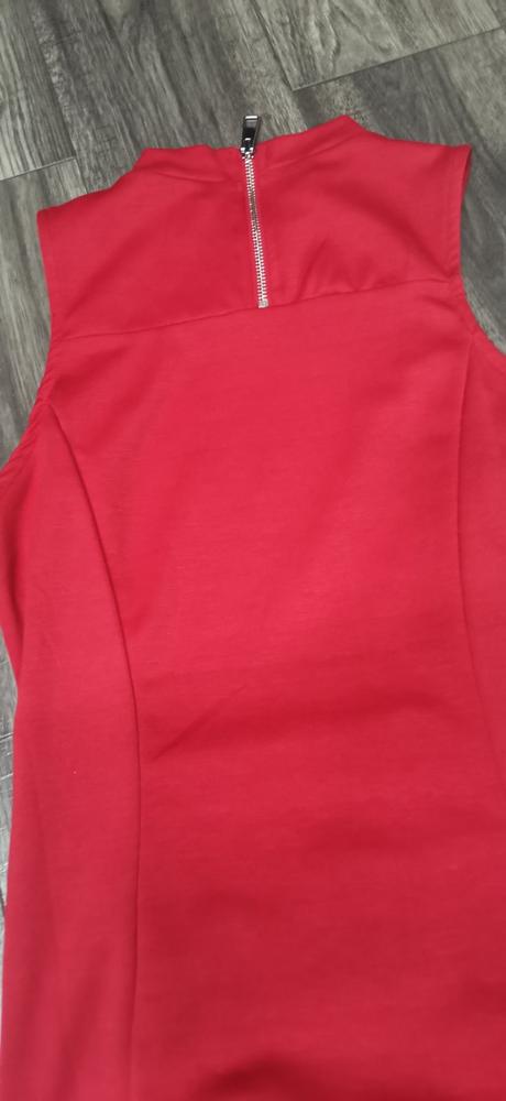 Červené šaty, calliope,s