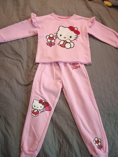 Predám súpravu, hello kitty,122