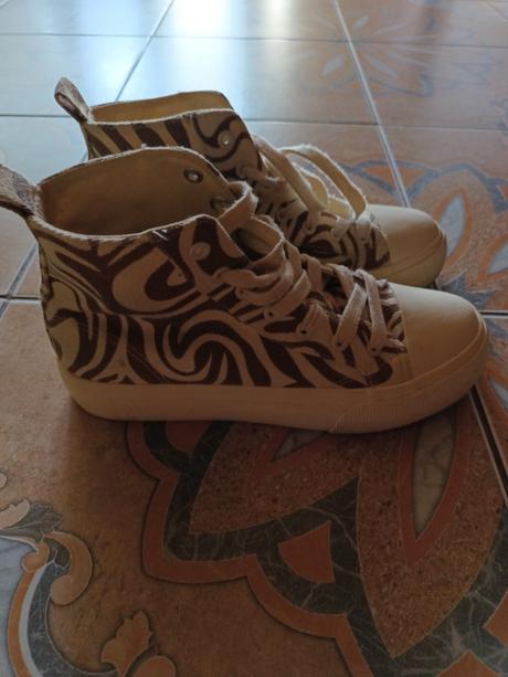 Tramky 39, sinsay,39