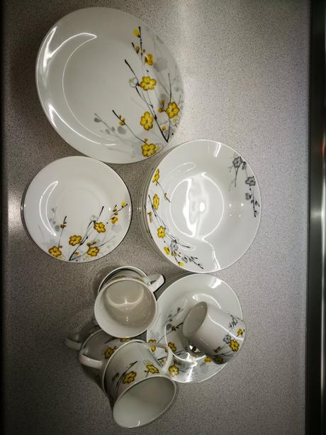 Nekompletná sada tanierov, 