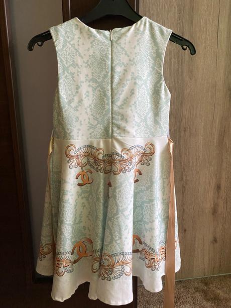 Spoločenské šaty, 134