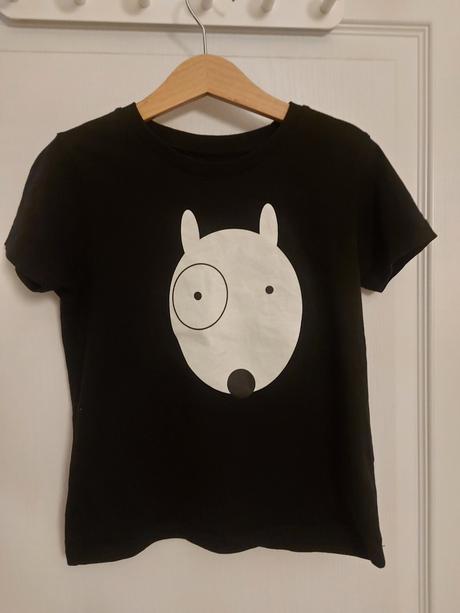 Lemur svietiace tricko, 110