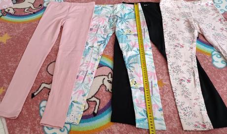 Pekné zachovalé legíny 128 biele palmove, 128