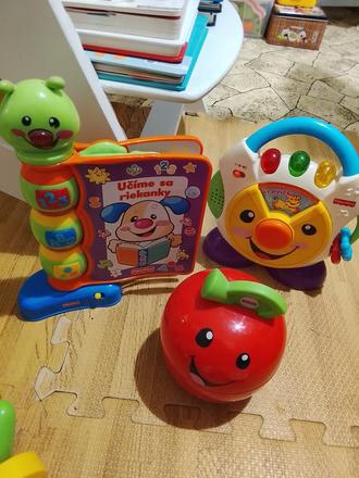 Detské hračky zo zvukom,