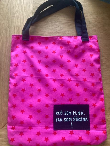 Taška s nápisom, 