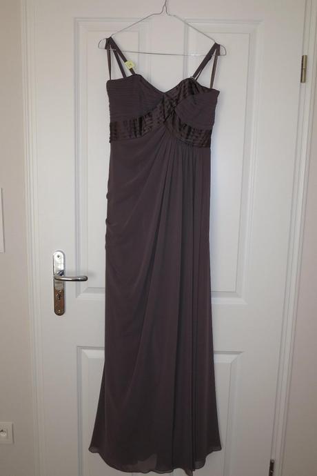 Spolocenske saty, 36